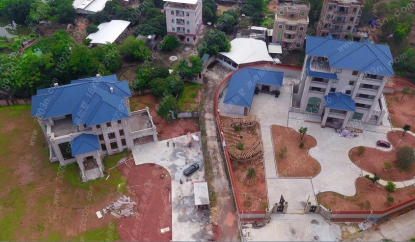 欧式石材别墅三层外观实景图/拍摄地点：广东省茂名市镇盛镇彭村村别墅